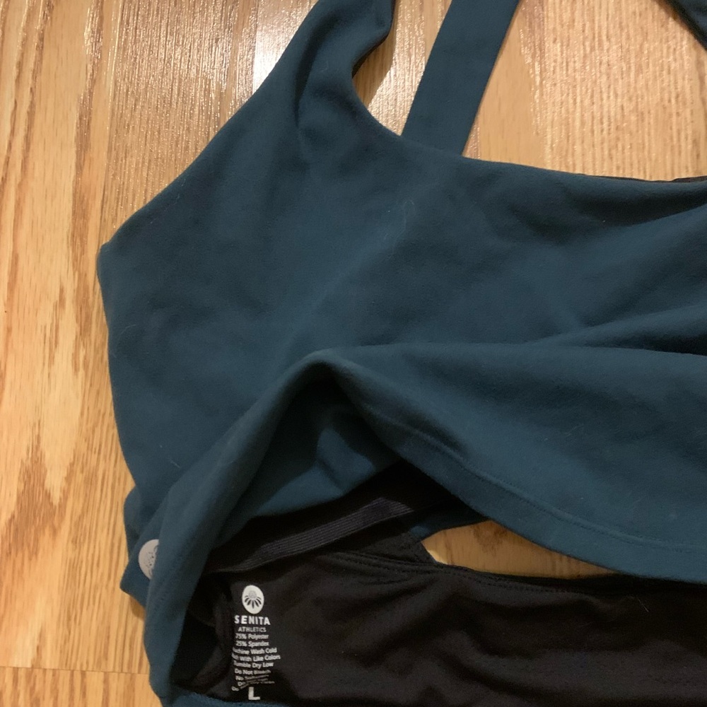 Evergreen crop sports bra. Super cute and comfy-just don’t reach for it.